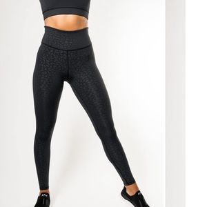 IVL collective black chi chi leggings size 6